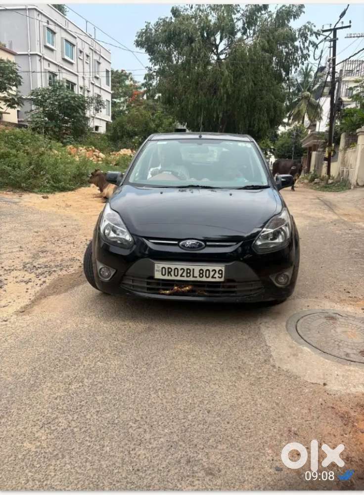 Ford Figo 2011 Petrol 90000 Km Driven