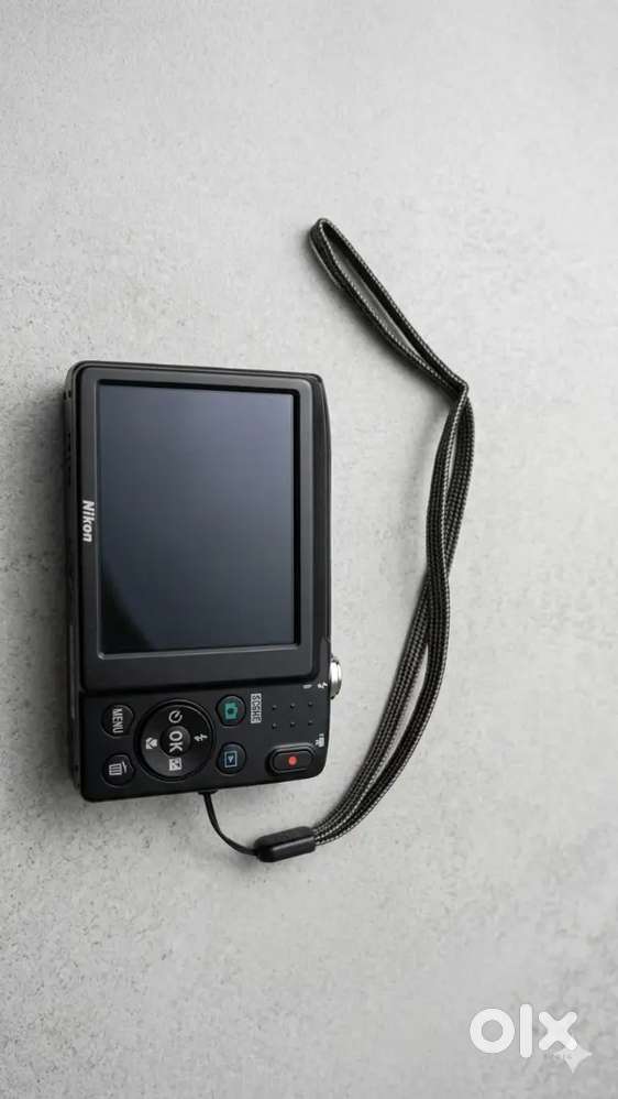 Nikon Coolpix S2900 (20.1 MP) – Hardly Used, Complete Box Kit