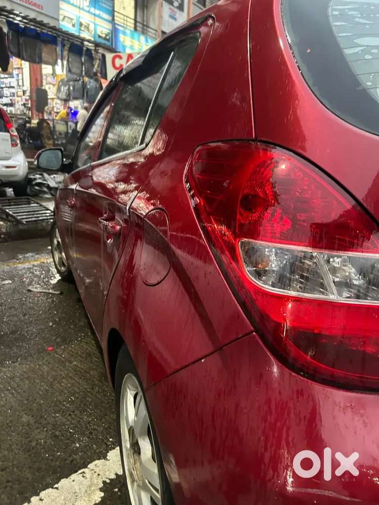 Hyundai I20 Asta 2011 Km Driven 100000