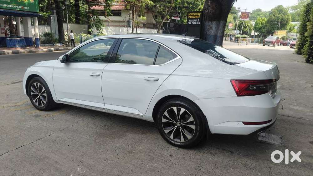 Skoda Superb 2.0 L&k Tsi At, 2022, Petrol