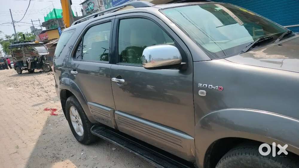 Toyota Fortuner Legender 2011