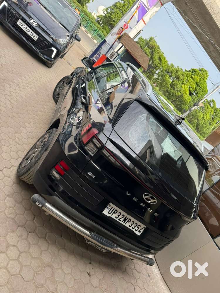 Hyundai Venue Petrol 2023
