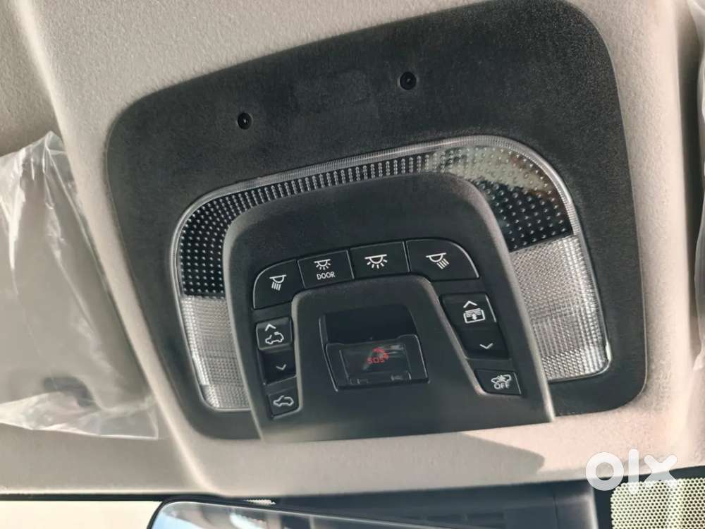 Toyota Innova Hycross 2.0 Zx (o) Hybrid 7 Str, 2024, Petrol