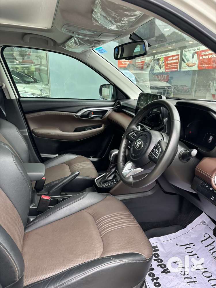 Toyota Urban Cruiser Hyryder 1.5 V Neo Drive At, 2024