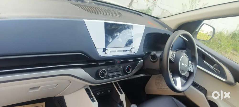 Kia Carens 2025 Petrol Premium