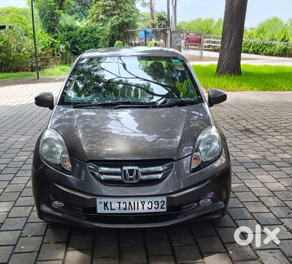 Single Owner Honda Amaze Vx Petrol 2017 Jan. No Replacement