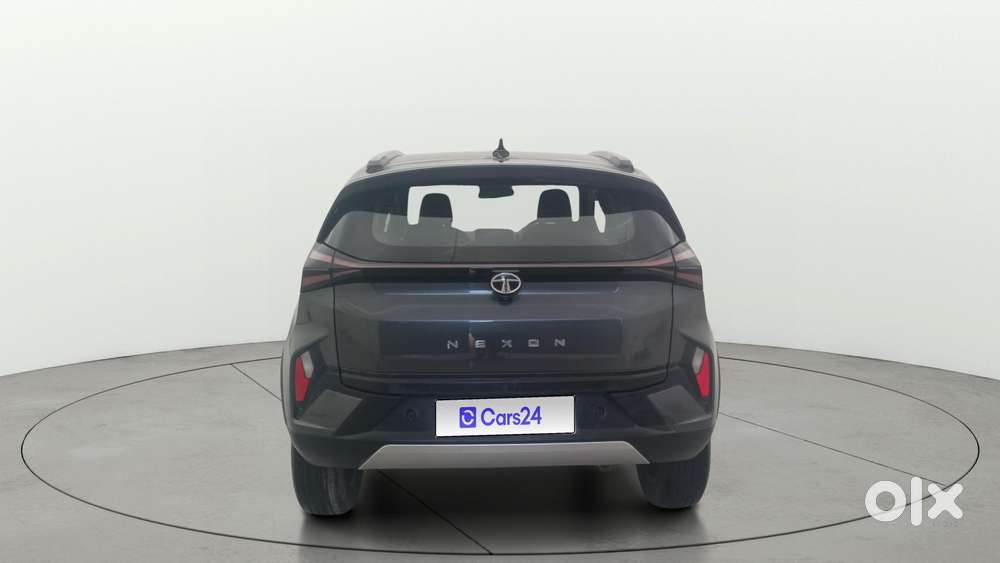 Tata Nexon Fearless Plus S Purple 1.5 Revotorq Diesel 6amt Dual Tone..
