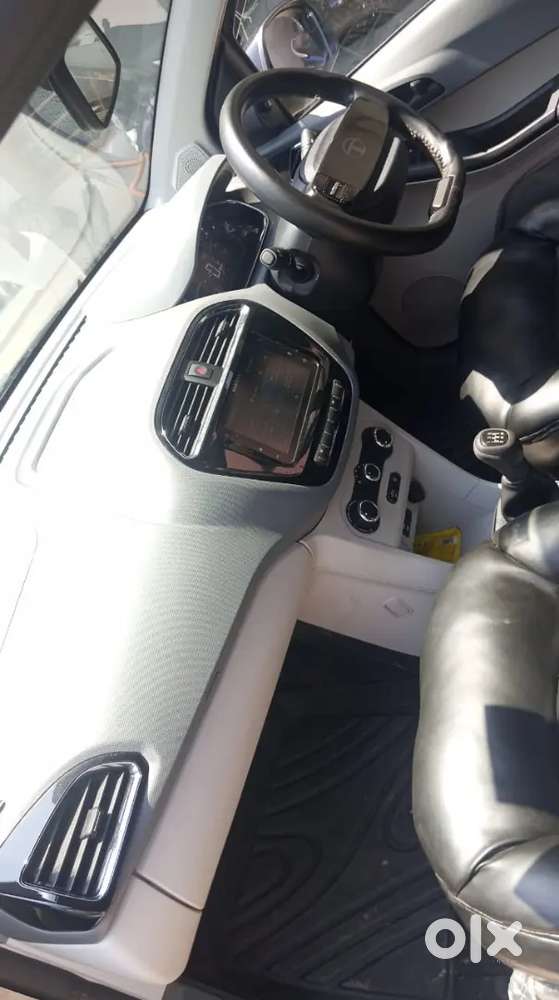 Tata Tiago 2025 Cng 11300 Km Driven
