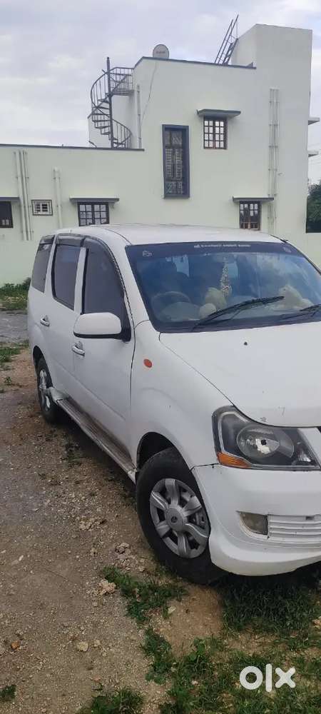Mahindra Xylo D2 2011