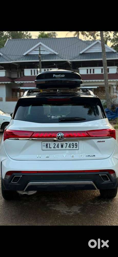 Mg Hector Plus Savvy Pro 1.5 Turbo Petrol Cvt 7 Str Dual Tone, 2023,..