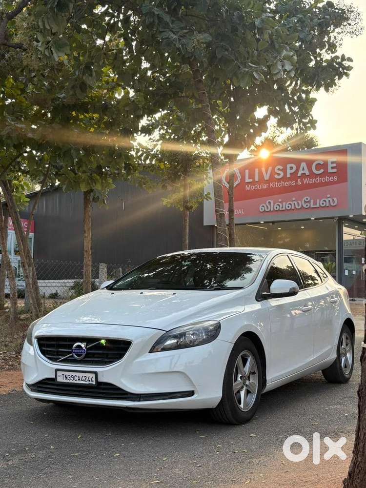 Volvo V40 2016 Diesel Well Maintained