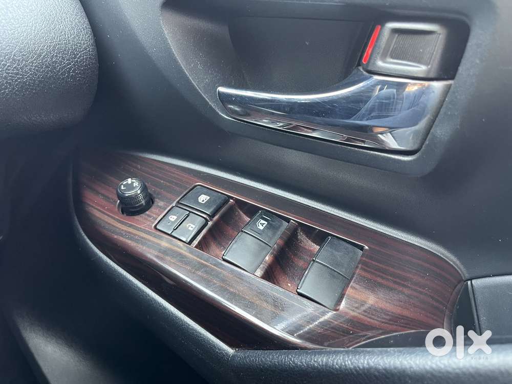 Toyota Innova Crysta 2.4 G Mt 7 Str, 2018, Diesel