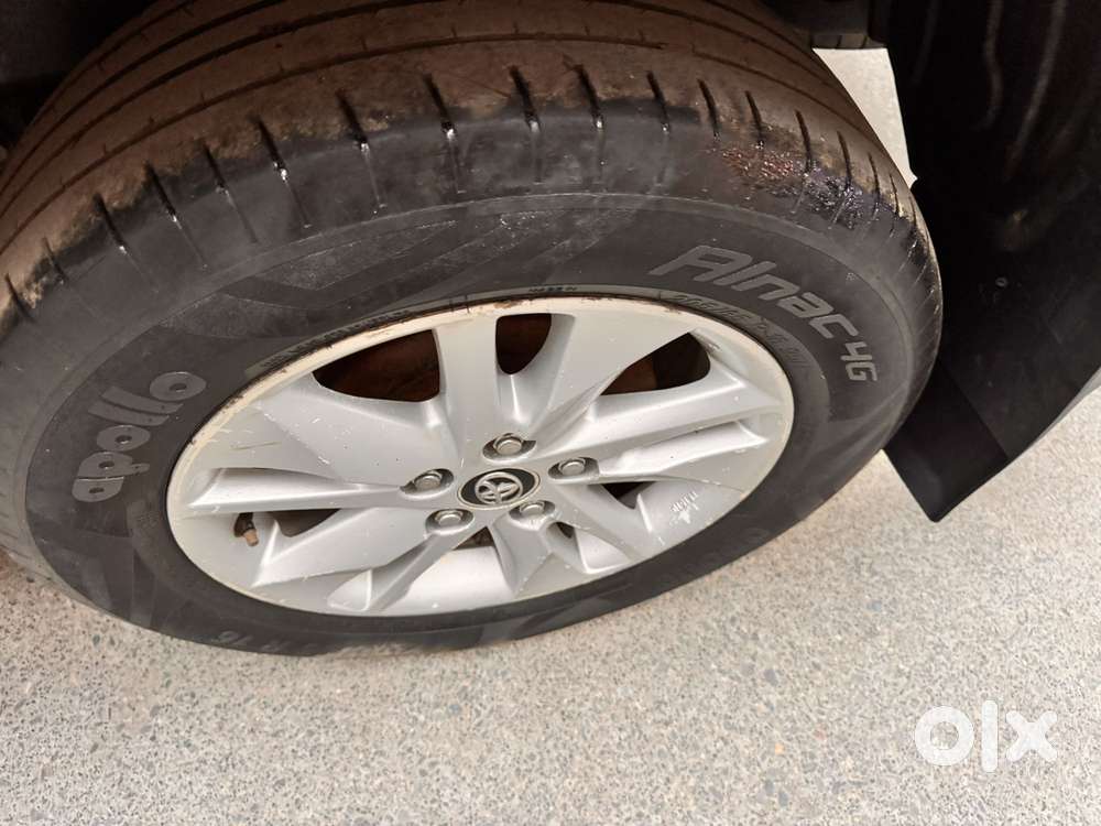 Toyota Innova Crysta 2.4 V 7 Str, 2016, Diesel