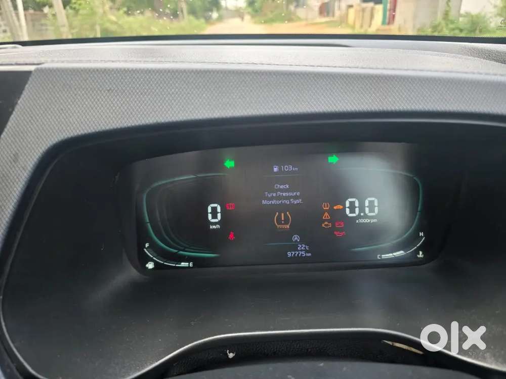 Kia Carens 2023 Petrol Manual 90000 Km First Owner