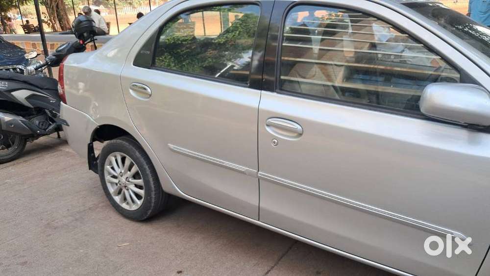 Toyota Etios V, 2011, Petrol