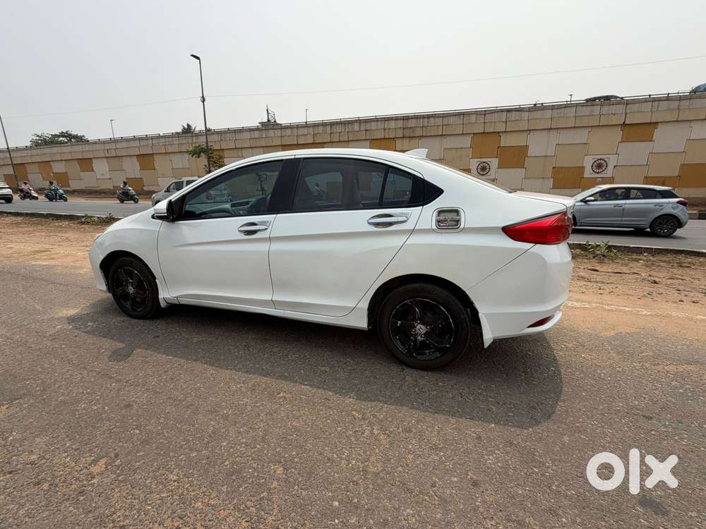 Honda City V At Sunroof I-vtec, 2016, Diesel