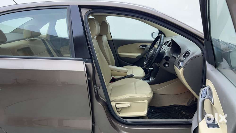 Volkswagen Vento Petrol Highline, 2016, Petrol