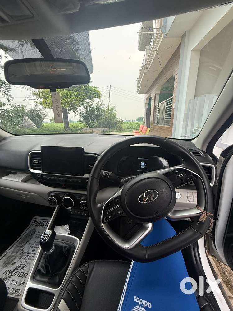 Hyundai Venue Petrol 2024 Manual First Owner