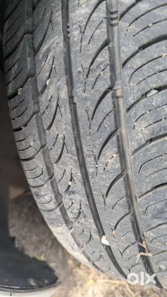 Volkswagen Polo Diesel 2010 All Seal Tyres With Alloy Wheels