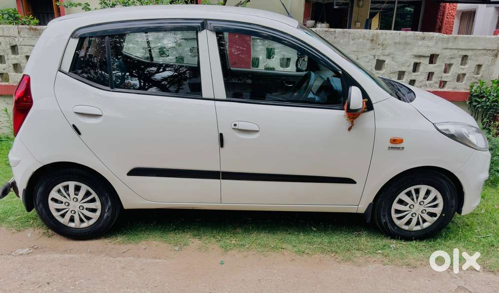 Hyundai I10 Sportz 2016 Km Driven
