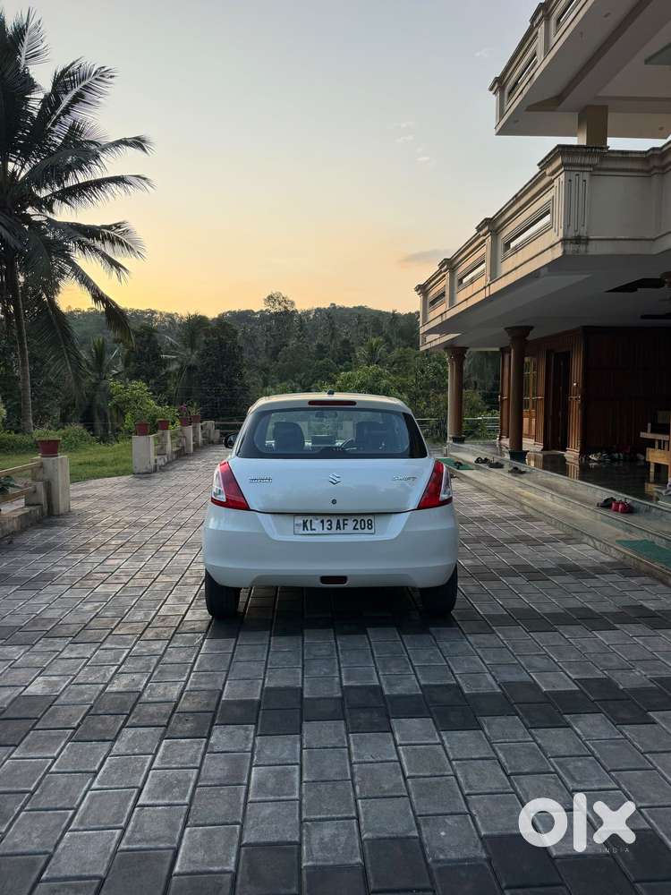 Maruti Suzuki Swift Vxi 1.2 Abs Bs-iv, 2015, Petrol