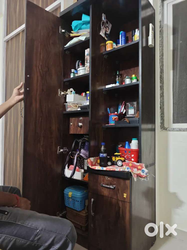 Dressing table with kabat