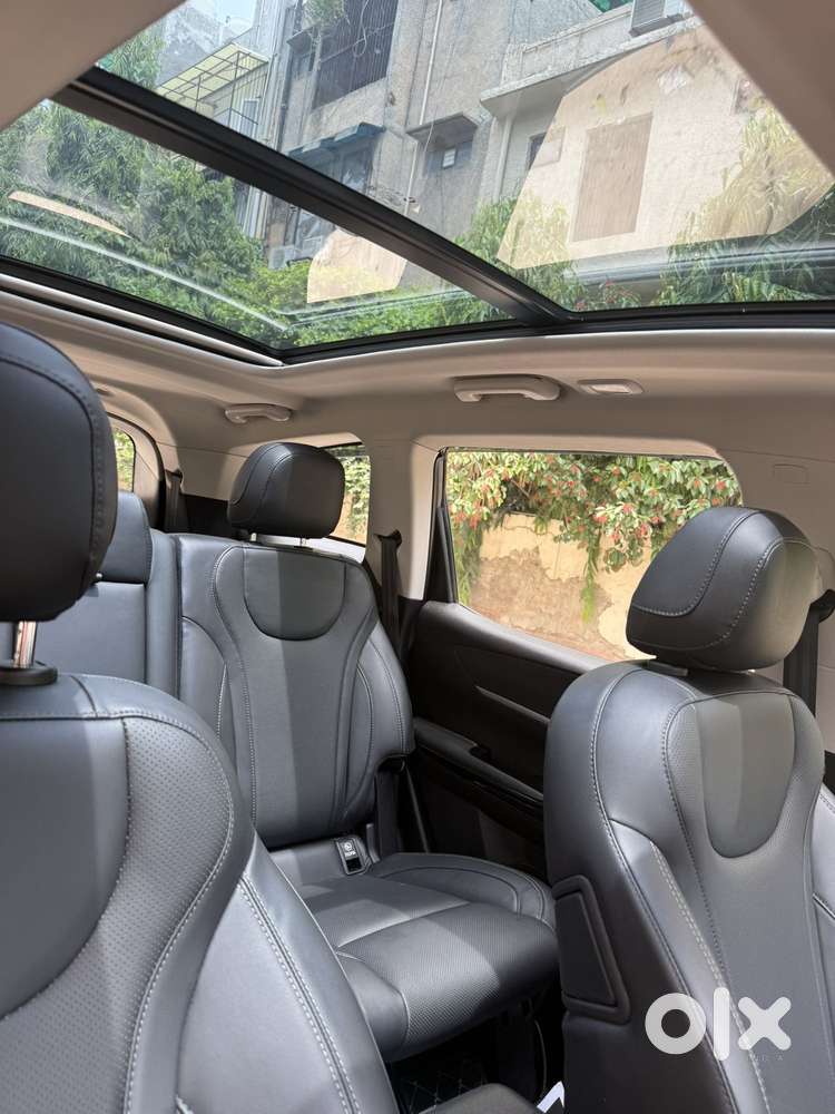 Mahindra Xuv700 2.0 Ax 7 Petrol At Str, 2025, Petrol