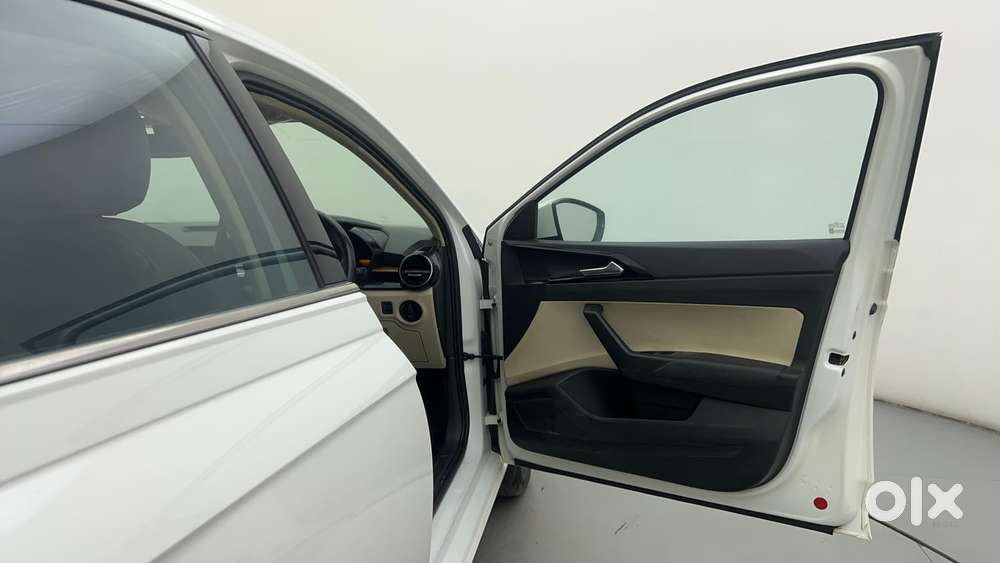 Skoda Slavia Style 1.0l Tsi At, 2022, Petrol