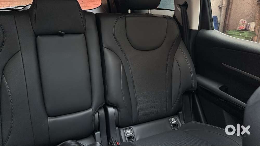 Mahindra Xuv700 2.2 Ax 7 Diesel At Luxury Pack Str, 2025, Diesel