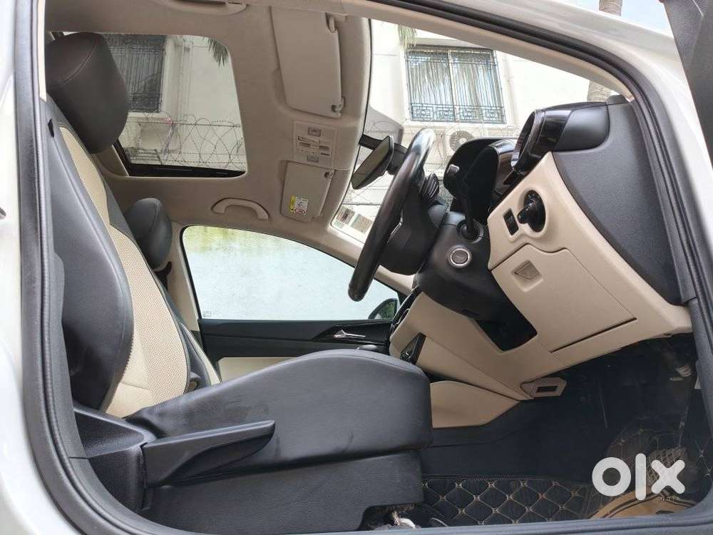 Skoda Slavia 1.0 Tsi Style At, 2022, Petrol