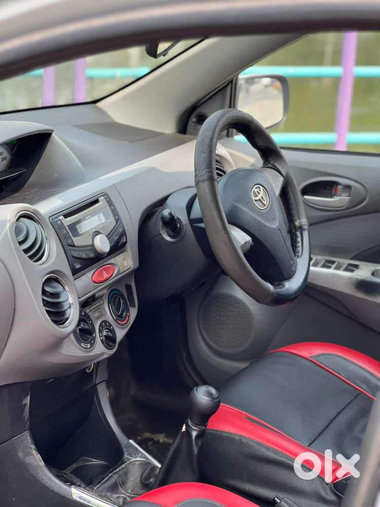 Toyota Etios Liva, 2011, Petrol