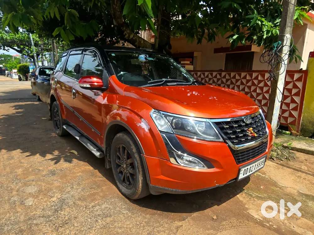 Mahindra Xuv500 W10 2015