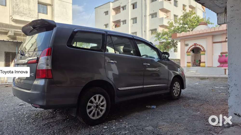 Toyota Innova 2.5 Vx 2013 8 Seater