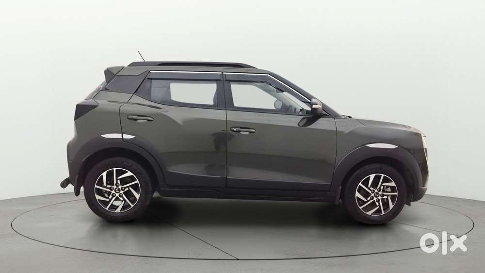 Mahindra Xuv 3xo Ax5 Pm Mt, 2025, Petrol
