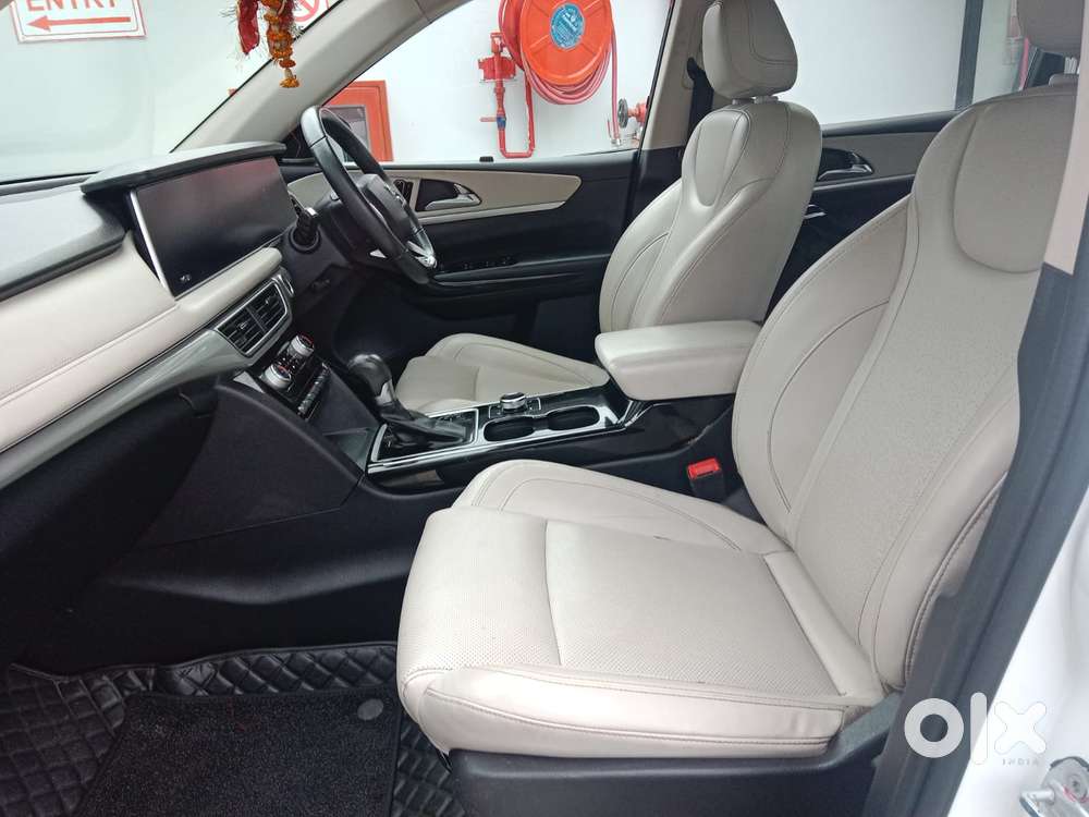 Mahindra Xuv700 2.0 Ax 7 Petrol At Luxury Pack Str, 2022, Petrol