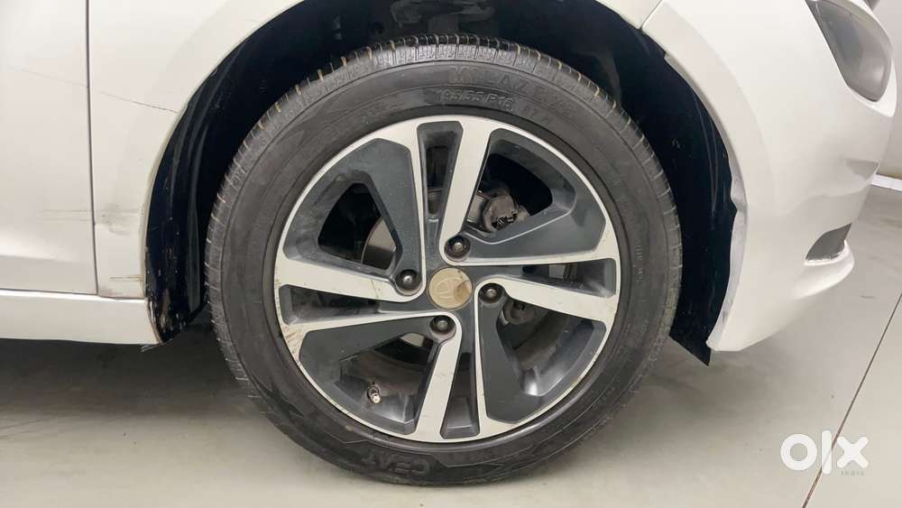Tata Altroz Xz, 2020, Petrol