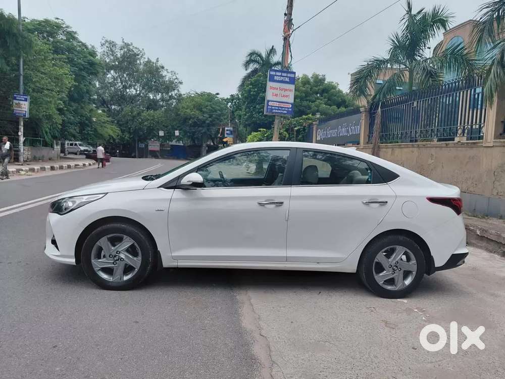 Hyundai Verna 1.5 Sx (o) Vtvt Ivt, 2023, Petrol