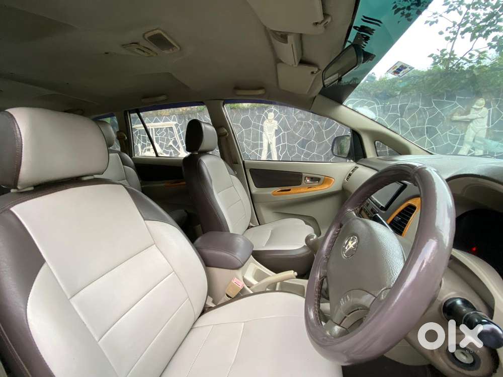 Toyota Innova 2.5 Vx 8 Str Bs-iii, 2011, Petrol