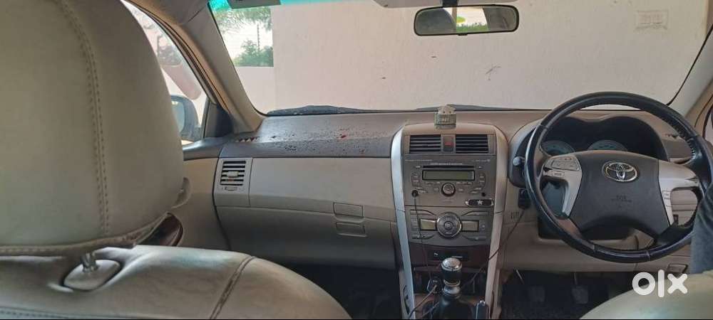 Toyota Corolla Altis (2011)