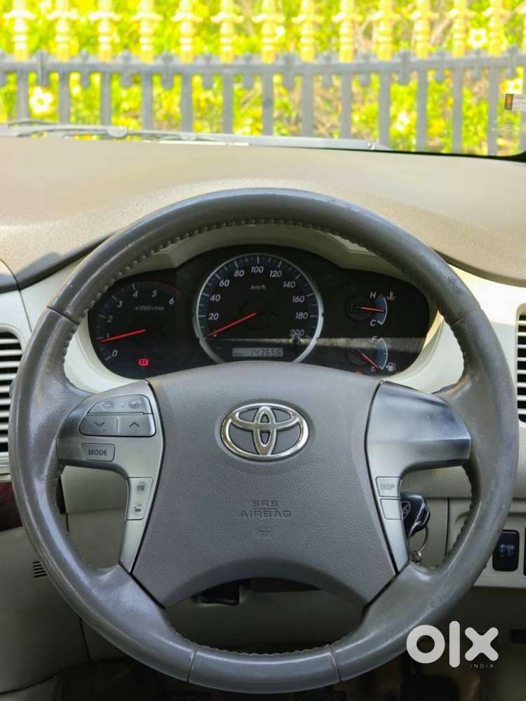 Toyota Innova 2.0 Vx 8 Seater Bs Iv, 2012