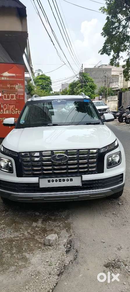 Hyundai Venue Petrol Manual 2023