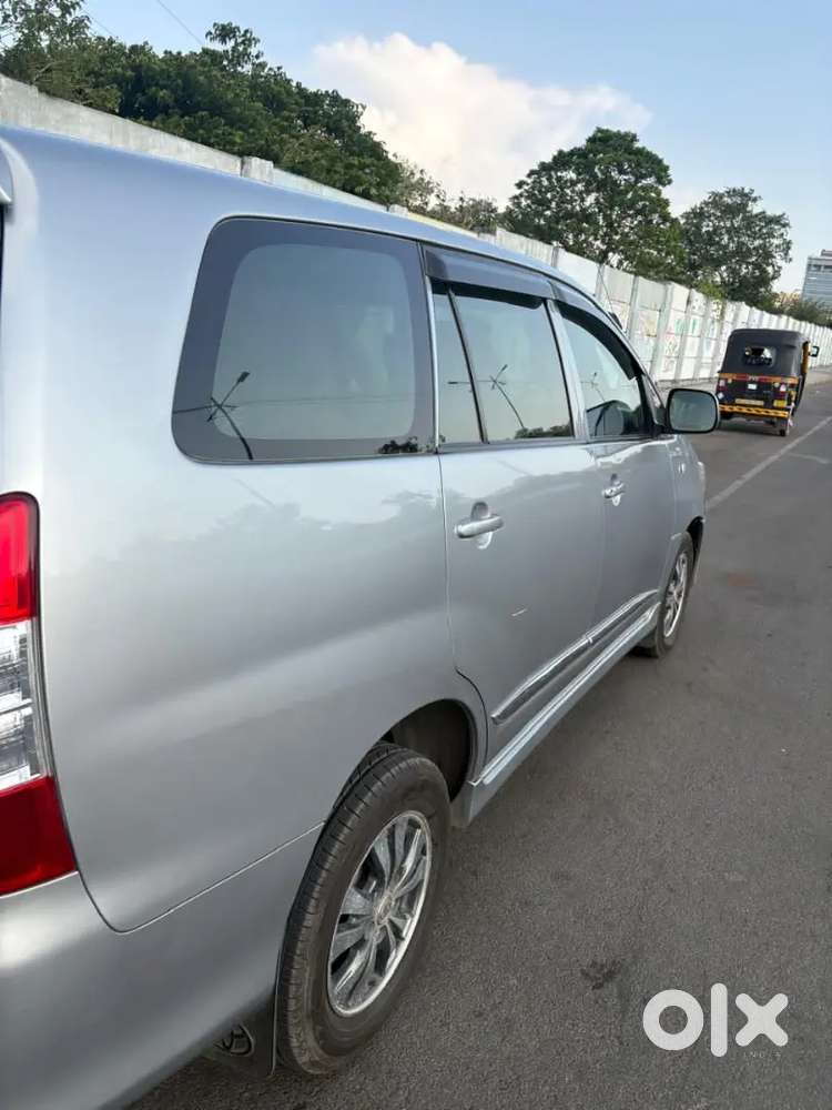 Innova 2015 2.5g Top Variant