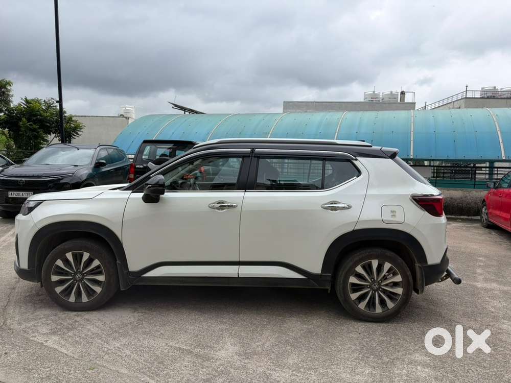 Honda Elevate Zx Cvt 2024  Top Model  23,300 Km  Dual Tone