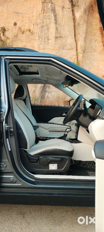 Mahindra Xuv 3xo Ax5l 1.2 Petrol At, 2024, Petrol