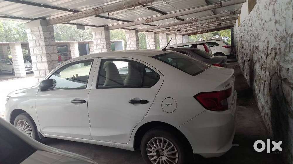 White Honda Amaze In Excellent Condition