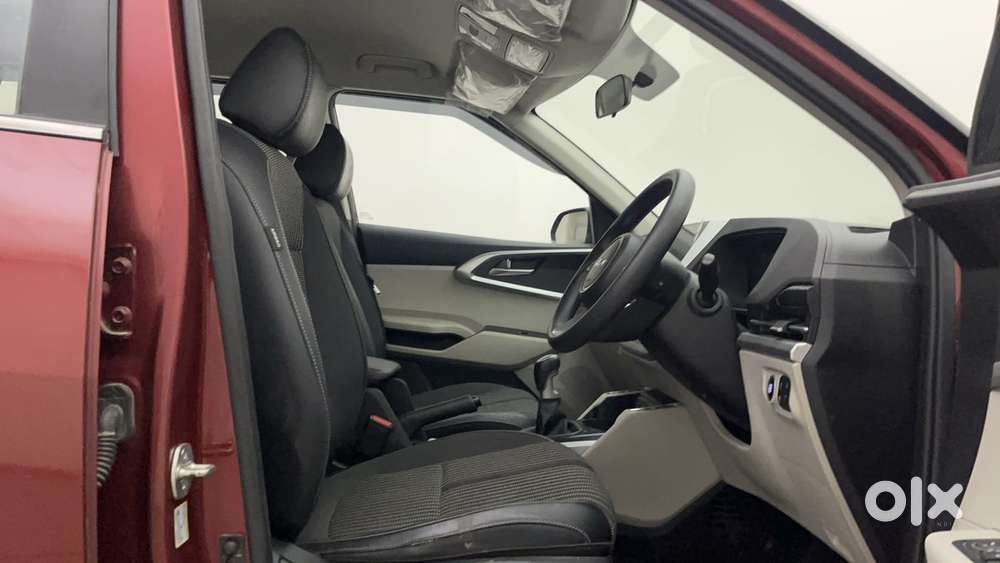 Kia Carens 1.5 Prestige Plus 7 Str Imt, 2023, Petrol