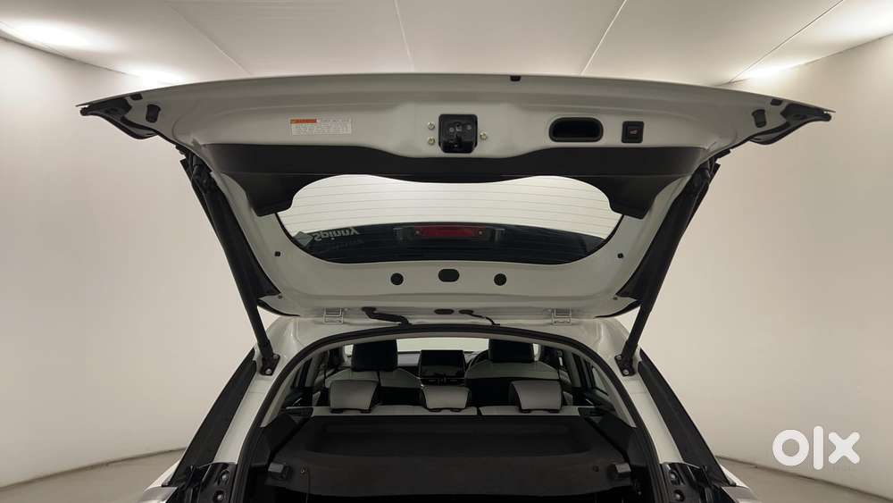 Maruti Suzuki Grand Vitara 1.5 Alpha Smart Hybrid At, 2025, Petrol