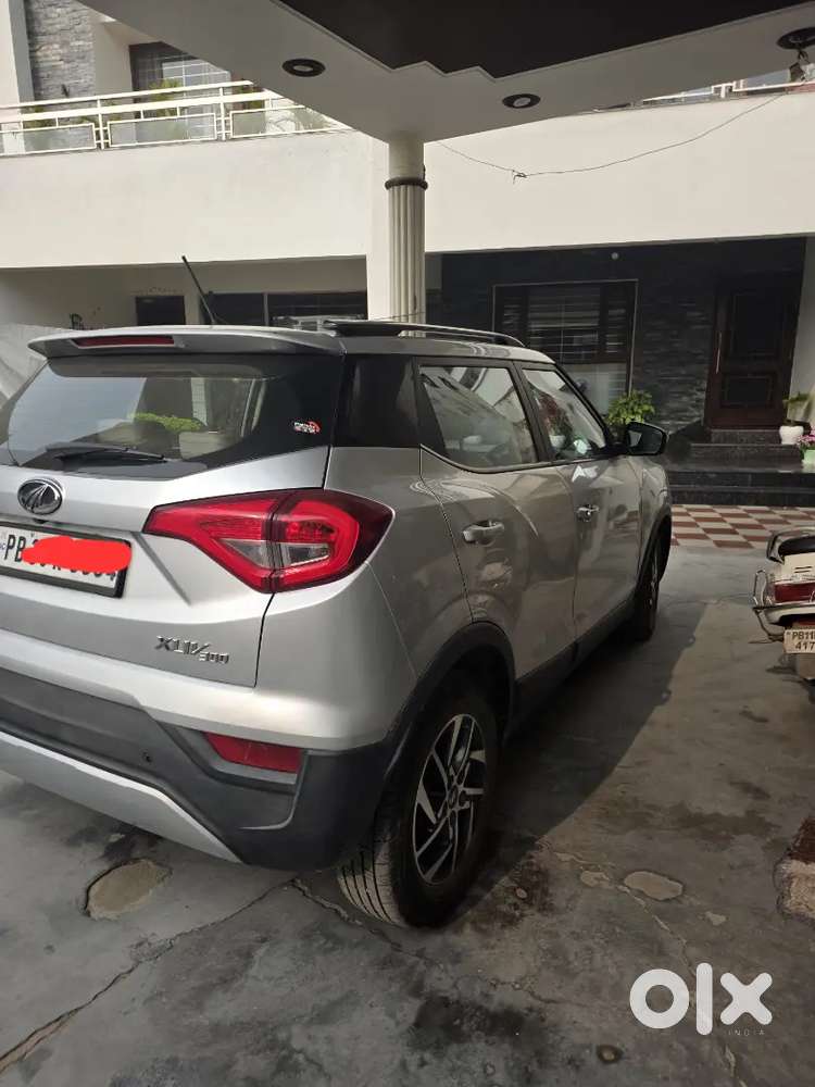 Mahindra Xuv300 W8 2022 Diesel Well Maintained