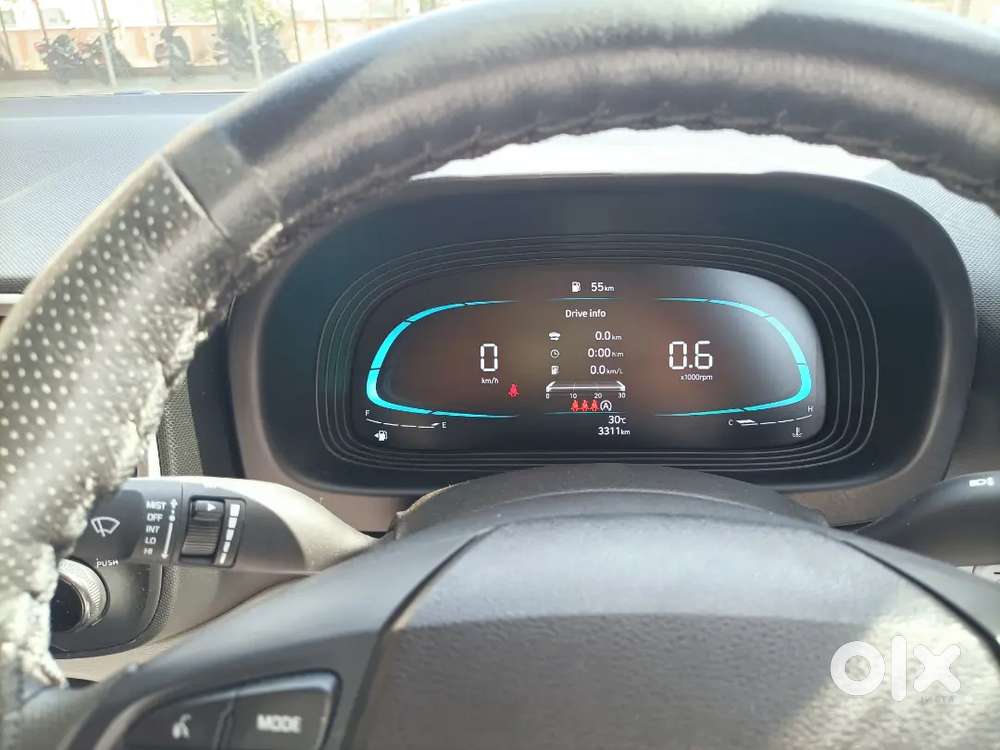 Hyundai Venue 2023 Petrol 5000 Km Driven