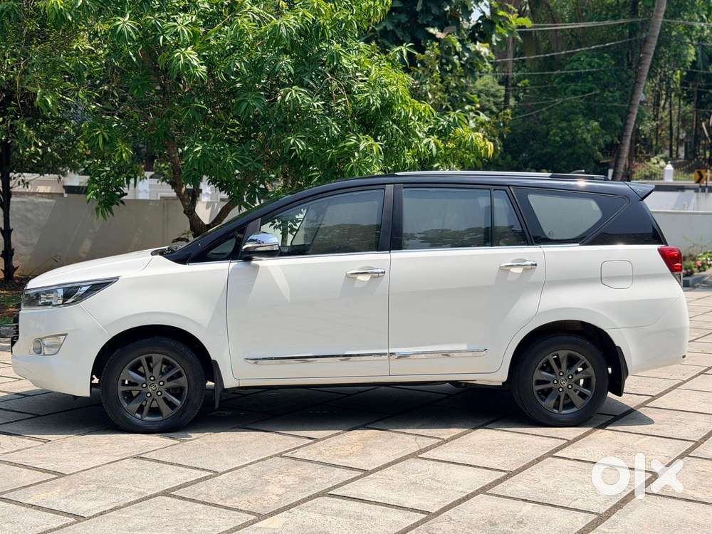 Toyota Innova Crysta 2.8 Gx At 7 Str, 2016, Diesel